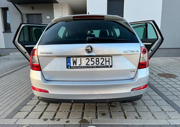 Skoda Octavia cena 35000 przebieg: 234000, rok produkcji 2015 z Warszawa małe 326